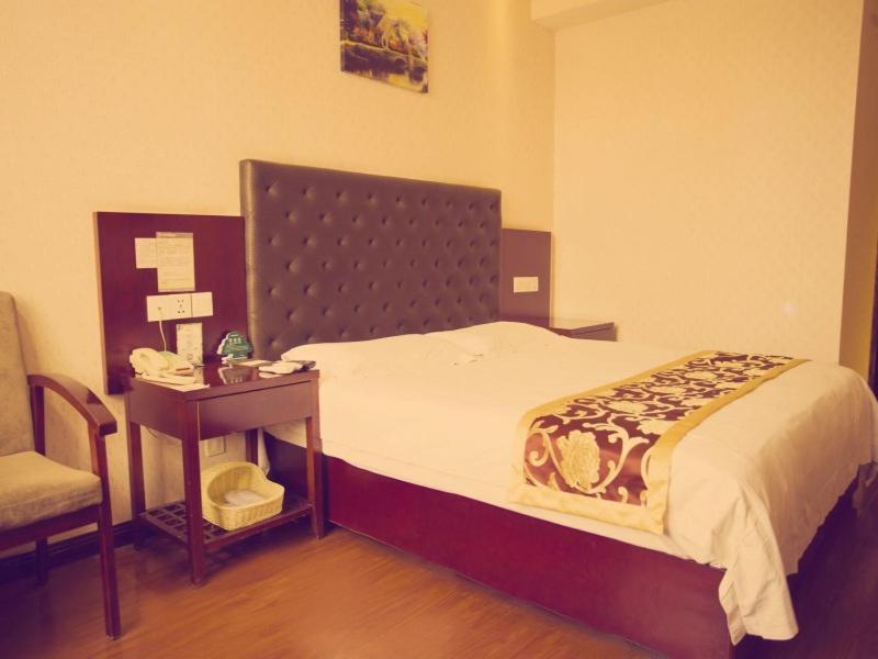 Greentree Inn Shanxi Yan An Luochuan Fuqian Street Express Hotel Eksteriør billede